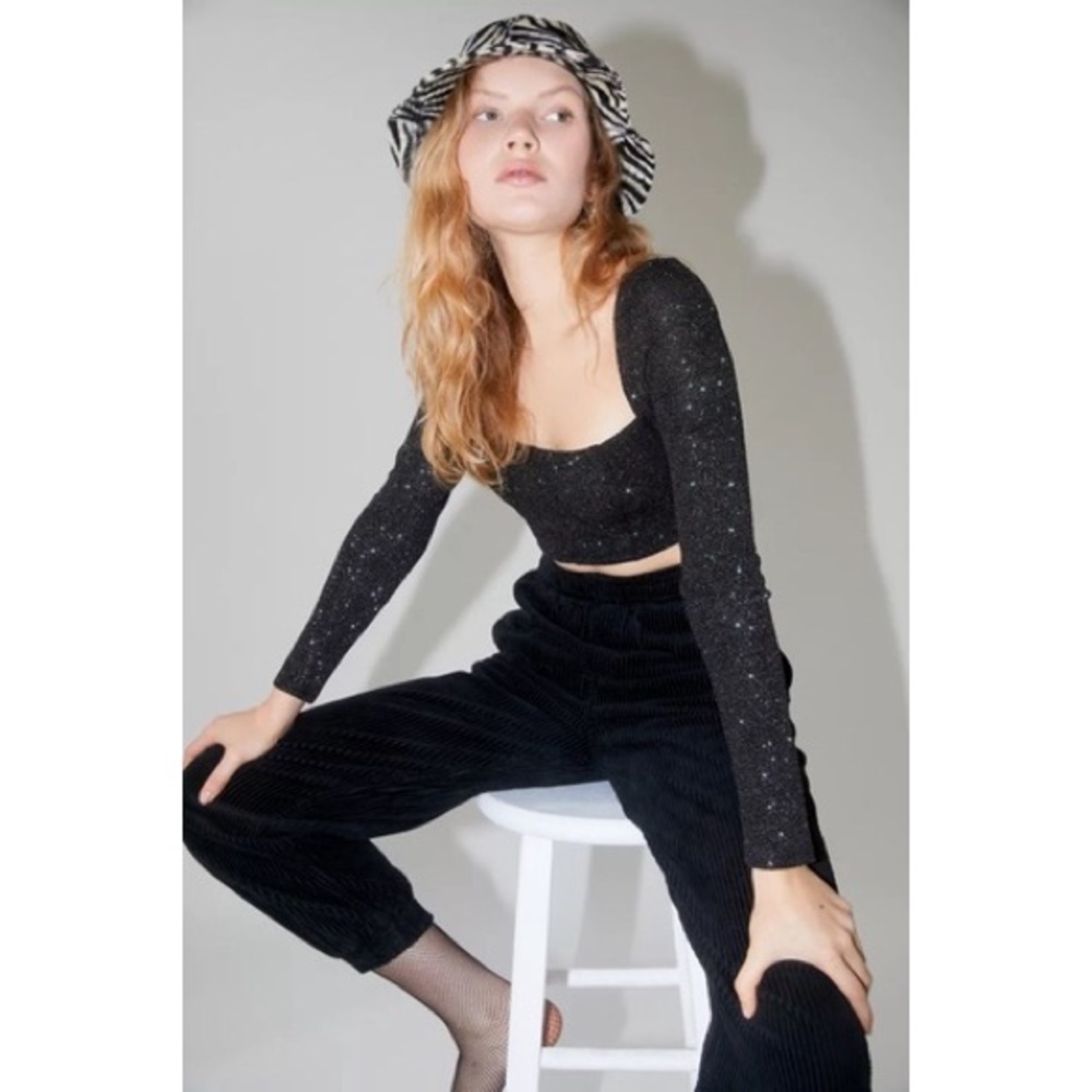 URBAN OUTFITTER SPARKLY TOP